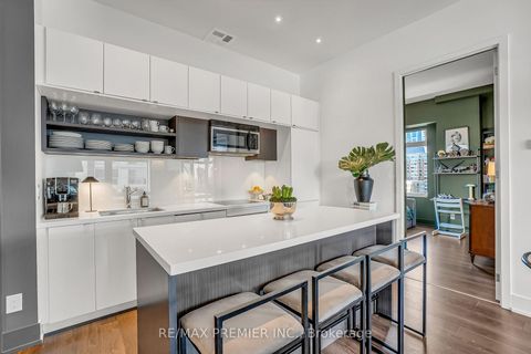 Photo 4 at 607 - 111 St. Clair Avenue W, St. Clair, Toronto