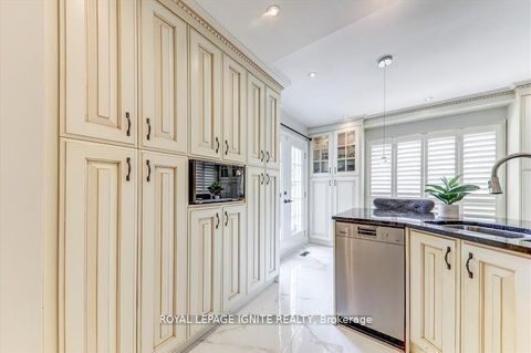 Photo 5 at 26 Halfmoon Square, Highland Creek, Toronto