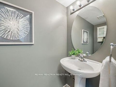 Photo 12 at 720 - 39 Oneida Crescent, Langstaff, Richmond Hill