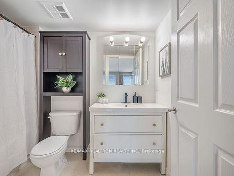 Photo 16 at 720 - 39 Oneida Crescent, Langstaff, Richmond Hill