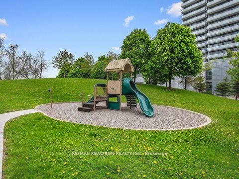 Photo 22 at 720 - 39 Oneida Crescent, Langstaff, Richmond Hill
