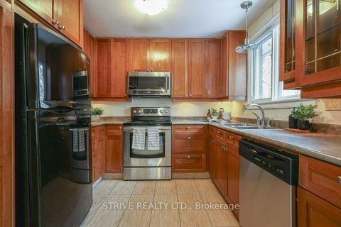 Photo 15 at 11 Lorraine Court, Bowmanville, Clarington