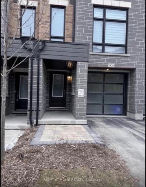 Photo 1 at 14 - 1426 Coral Springs Path, Taunton, Oshawa