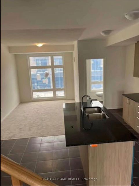 Photo 4 at 14 - 1426 Coral Springs Path, Taunton, Oshawa