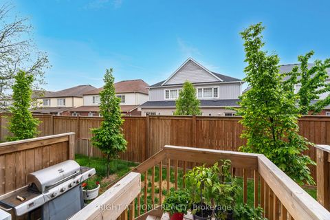 Photo 11 at 14 - 1426 Coral Springs Path, Taunton, Oshawa