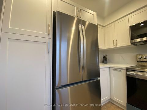 Photo 10 at 28 Festival Drive, Branson, Toronto