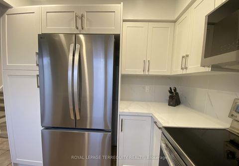 Photo 11 at 28 Festival Drive, Branson, Toronto