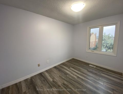 Photo 13 at 28 Festival Drive, Branson, Toronto