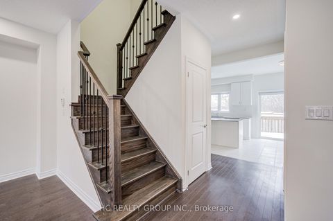 Photo 4 at 119 Gordon Circle, College Manor, Newmarket