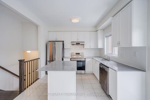 Photo 6 at 119 Gordon Circle, College Manor, Newmarket