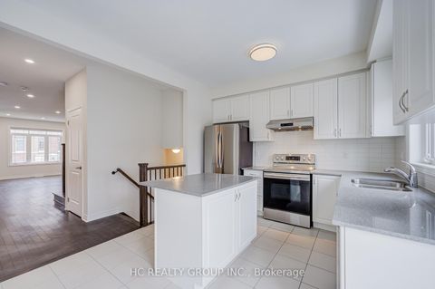 Photo 7 at 119 Gordon Circle, College Manor, Newmarket