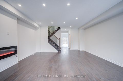 Photo 10 at 119 Gordon Circle, College Manor, Newmarket