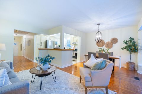 Photo 8 at 23 - 385 THE EAST MALL, City Centre West, Toronto