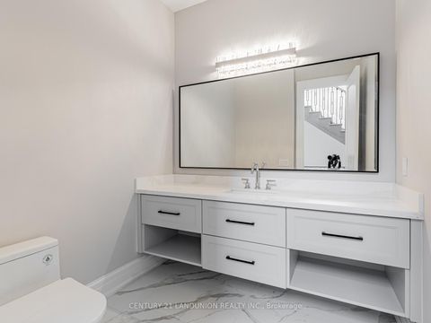 Photo 9 at 36A Elm Grove Avenue, Oak Ridges, Richmond Hill