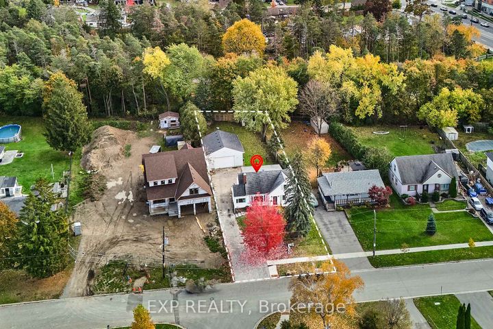 Photo 2 at 17 Eastwood Avenue N, Samac, Oshawa