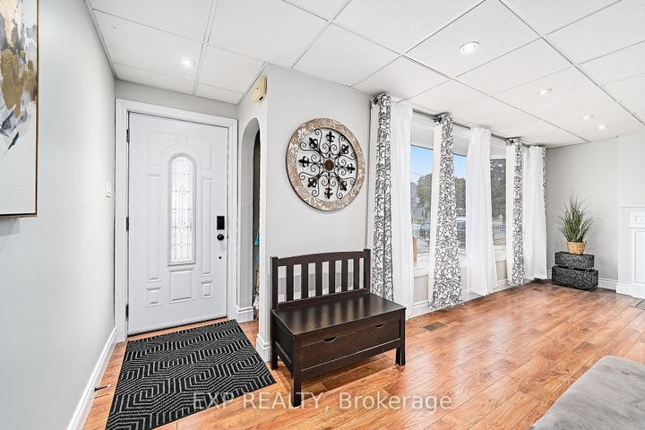 Photo 10 at 17 Eastwood Avenue N, Samac, Oshawa