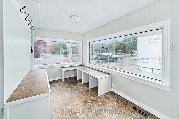 Photo 17 at 17 Eastwood Avenue N, Samac, Oshawa