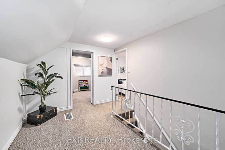 Photo 26 at 17 Eastwood Avenue N, Samac, Oshawa