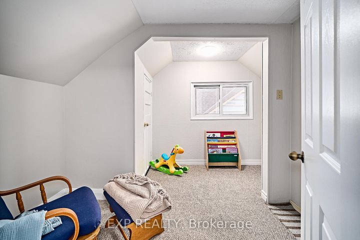 Photo 27 at 17 Eastwood Avenue N, Samac, Oshawa