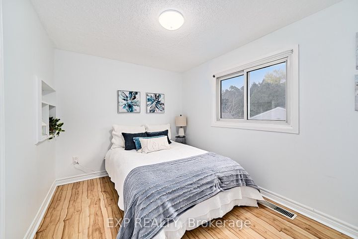 Photo 29 at 17 Eastwood Avenue N, Samac, Oshawa