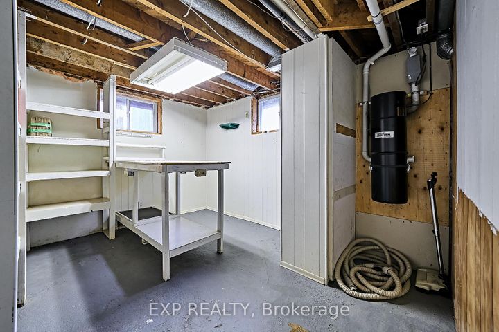 Photo 37 at 17 Eastwood Avenue N, Samac, Oshawa