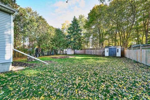 Photo 4 at 17 Eastwood Avenue N, Samac, Oshawa