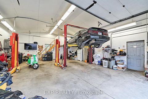 Photo 8 at 17 Eastwood Avenue N, Samac, Oshawa