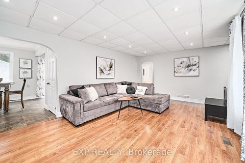 Photo 12 at 17 Eastwood Avenue N, Samac, Oshawa