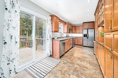 Photo 19 at 17 Eastwood Avenue N, Samac, Oshawa