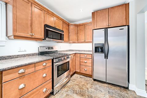 Photo 21 at 17 Eastwood Avenue N, Samac, Oshawa