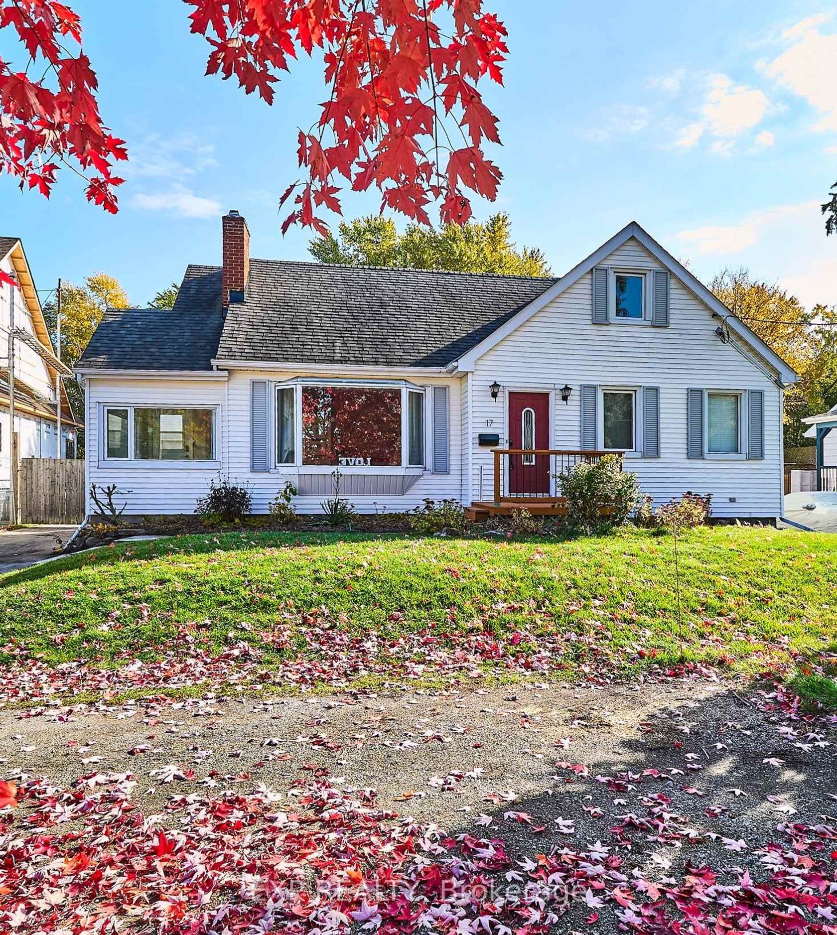 17 Eastwood Avenue N, Samac, Oshawa 