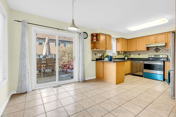 Photo 12 at 49 Seaside Circle, Wellington, Brampton