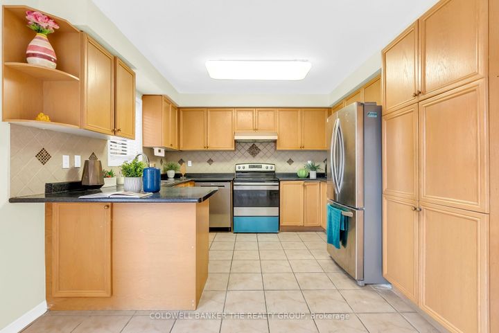 Photo 15 at 49 Seaside Circle, Wellington, Brampton