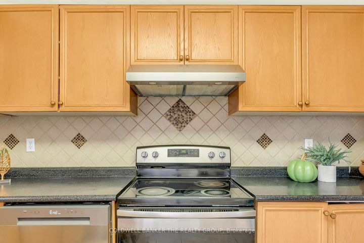 Photo 17 at 49 Seaside Circle, Wellington, Brampton