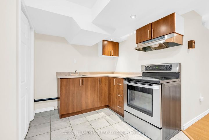 Photo 30 at 49 Seaside Circle, Wellington, Brampton