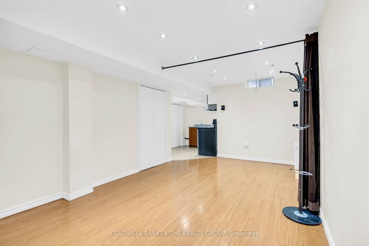 Photo 33 at 49 Seaside Circle, Wellington, Brampton