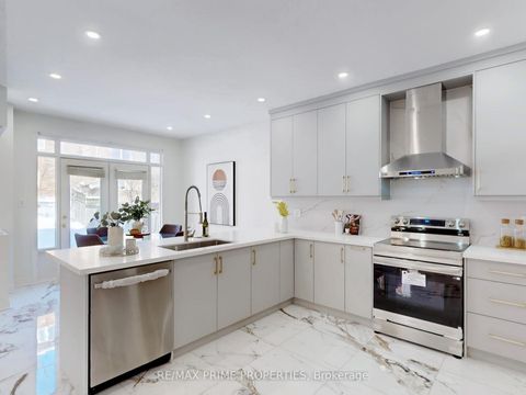 Photo 9 at 22 Waymount Avenue, Westbrook, Richmond Hill