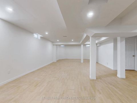 Photo 19 at 22 Waymount Avenue, Westbrook, Richmond Hill