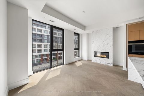 Photo 5 at Suite 411 - 2 Forest Hill Road, Casa Loma, Toronto