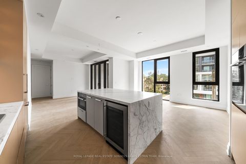 Photo 11 at Suite 411 - 2 Forest Hill Road, Casa Loma, Toronto