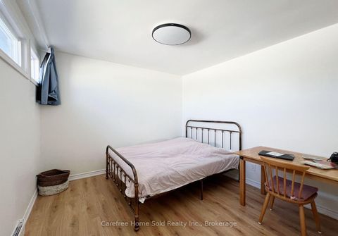 Photo 7 at 207 Milestone Crescent, Aurora Village, Aurora