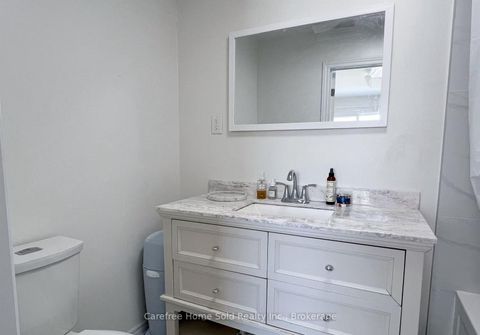 Photo 11 at 207 Milestone Crescent, Aurora Village, Aurora