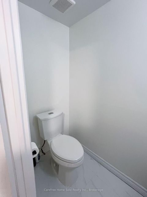 Photo 13 at 207 Milestone Crescent, Aurora Village, Aurora