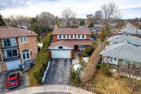 Photo 4 at 18 Terryellen Crescent, Markland Wood, Toronto