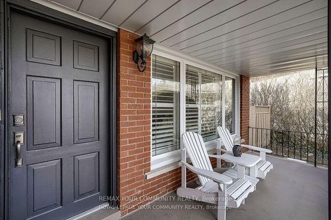 Photo 5 at 18 Terryellen Crescent, Markland Wood, Toronto