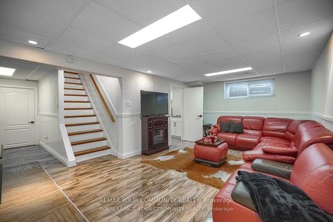 Photo 31 at 18 Terryellen Crescent, Markland Wood, Toronto