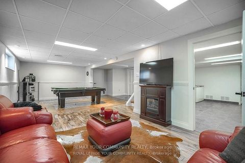 Photo 32 at 18 Terryellen Crescent, Markland Wood, Toronto