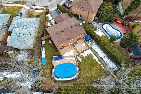 Photo 46 at 18 Terryellen Crescent, Markland Wood, Toronto