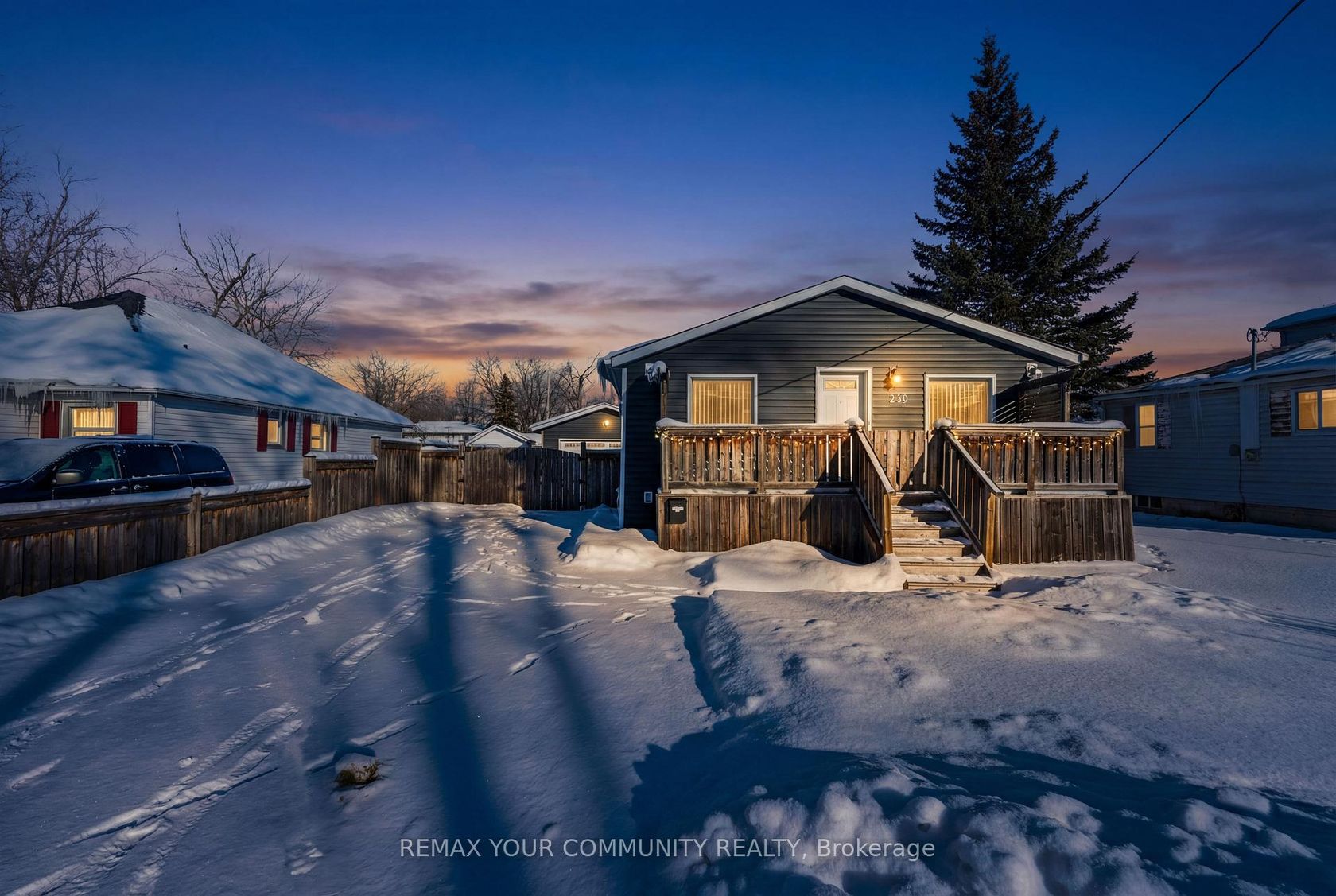 320 Pasadena Drive, Keswick South, Georgina photo number 2