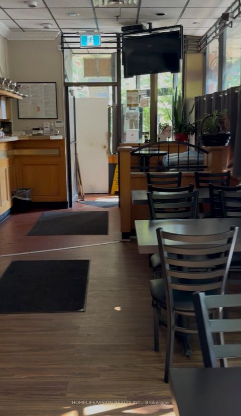 Photo 10 at 164 The Esplanade Avenue, Waterfront Communities C8, Toronto